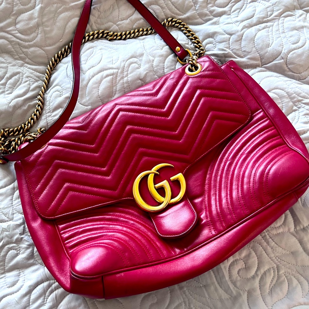 Gucci GG Marmont Medium Shoulder Bag